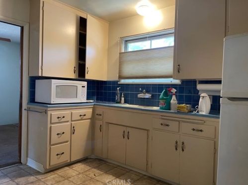 3640 Columbia Ave, Riverside CA  92501-1620 exterior