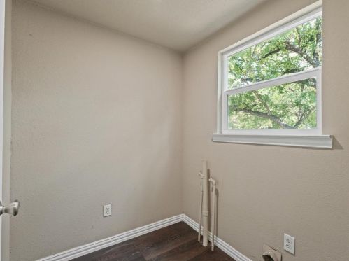 4220 Lakewood Dr, Fort Worth TX  76135-2703 exterior