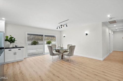 3579 Pontiac St, Glendale CA  91214-1822 exterior