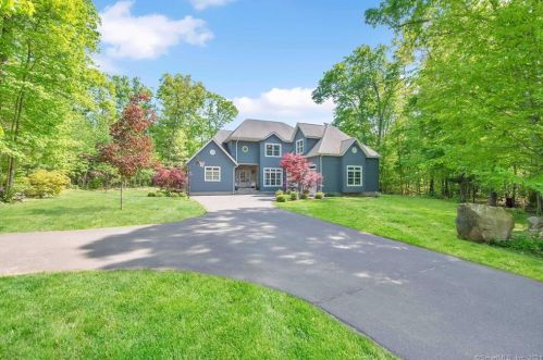 31 Galbraith Rd, Somers, CT 06071-1746