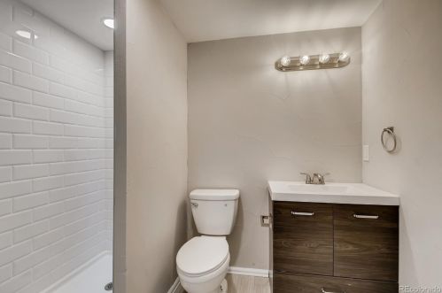 7387 Spruce St, Englewood CO  80112-1751 exterior