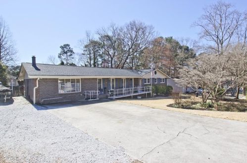 3189 Larkspur Cir, Lithonia, GA 30078-3823