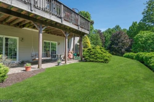 33 Roc Etam Rd, Dover NJ  07869-2427 exterior