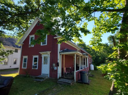 59 Hillside Rd, Orono, ME 04473-4461