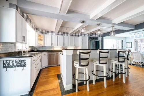 65 Bokum Rd, Chester CT  06412-1339 exterior