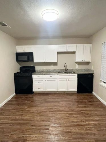 5433 Houghton Ave, Fort Worth TX  76107-6701 exterior
