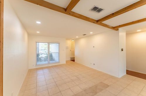 1915 Cannonwood Ln, Austin TX  78745-3606 exterior