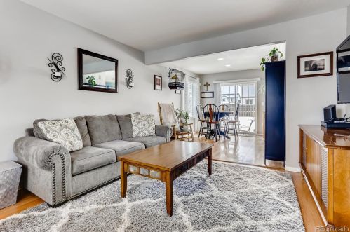 25834 Maple Dr, Aurora CO 80018-4597 exterior