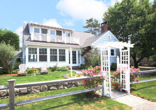 4 Rowayton Ave, Norwalk, CT 06853-1623