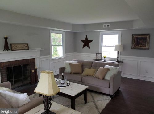 9 Gallant Ln, Willingboro, NJ 08046-3327