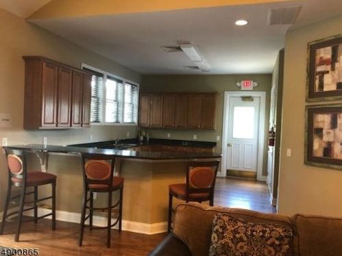 3106 Peer Pl, Parsippany, NJ 07834-3715