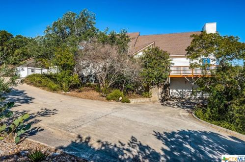 180 Elm Valley Dr, Spring Branch, TX 78163-1818