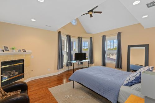 1003 Walter St, Lemont IL  60439-3920 exterior