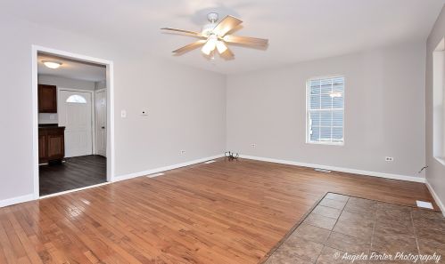 630 Queen Anne St, Bull Valley, IL 60098-2841