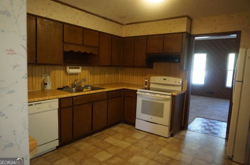 189 Cave Springs Ct, Ellenwood, GA 30294-2826