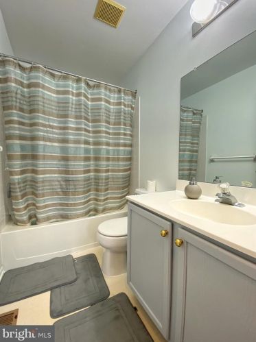 219 William Livingston Ct, Princeton NJ  08540-7651 exterior