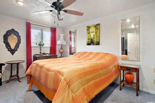 1960 Camelot, Taylorsville UT 84084-3206 exterior