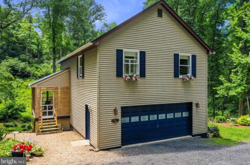 1594 Palmyra Church Rd, Edinburg, VA 22824-3427