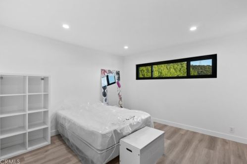 2434 Delisle Ct, Glendale CA  91208-2210 exterior