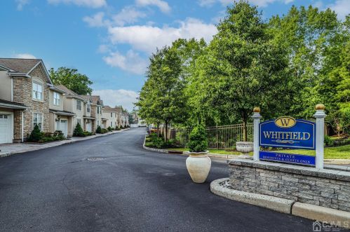 13 Ayers Ct, Metuchen, NJ 08840-1172
