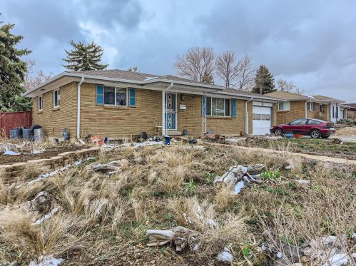 1060 Marigold Dr, Denver, CO 80221-3926