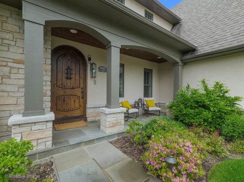 5818 Madison St, Oak Brook, IL 60521-5116