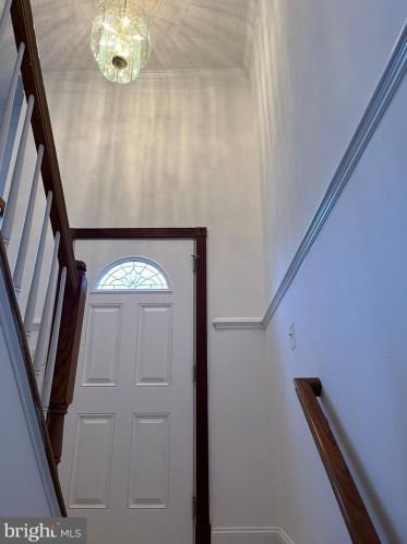 8462 Great Lake Ln, Springfield, VA 22153-4004