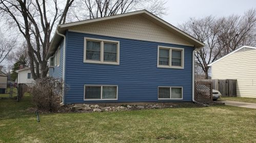 44 Redwood Trl, Wheeling, IL 60090-4446