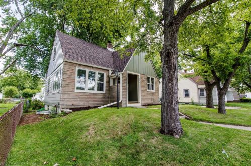 854 Kennedy Dr, Kankakee, IL 60901-2235