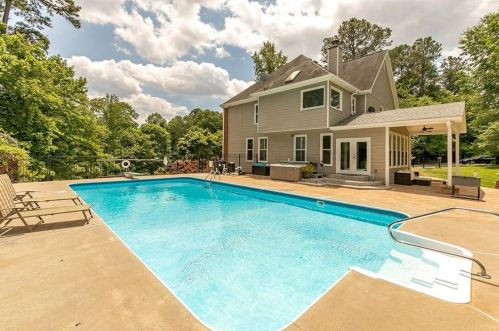 5920 Foxtail Cv, Buford, GA 30518-1356