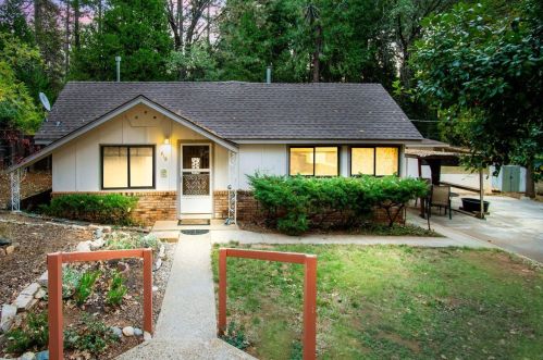 618 Charlene Ln, Grass Valley, CA 95945-7858