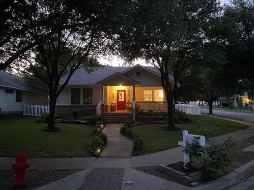 5781 Mcnaughton, Uhland TX 78640-9257 exterior