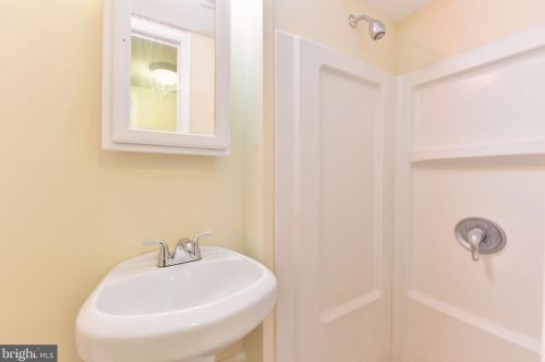 10350 Castlehedge Ter, Silver Spring MD 20902-5808 exterior