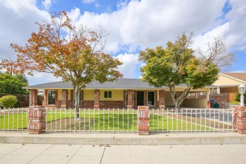 24 Lind Ave, Clovis, CA 93612-0934