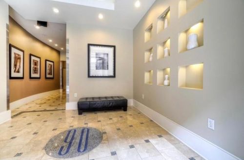 90 Fairlie St, Atlanta GA  30303-2139 exterior