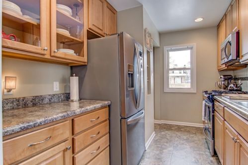 7231 Oakdale Ave, Hammond, IN 46324-2445