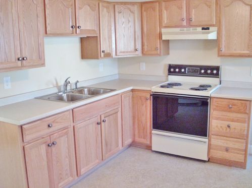 23 Granite St, Biddeford, ME 04005-3445