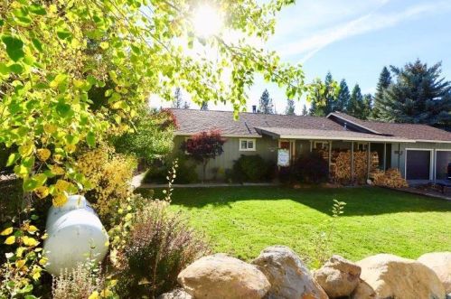 3550 Woodlake Dr, Peninsula Village, CA 96137-9743