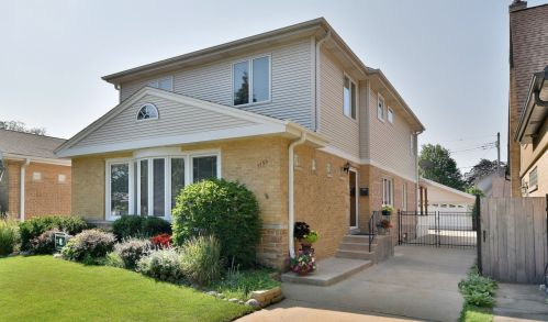 7739 Jerome St, Chicago, IL 60631-4227