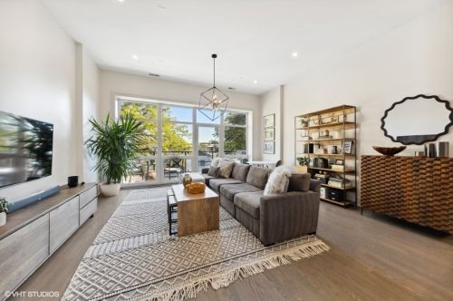 1940 Whipple St, Chicago, IL 60647-3822