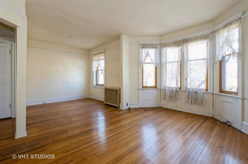 545 Melrose St, Chicago, IL 60657-3751