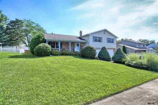 142 Cranbrook Dr, York, PA 17315-1237
