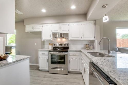 2205 Richbrook Dr, Garland TX  75044-7123 exterior