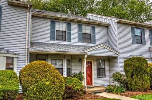 2404 Deerfield Dr, Edison, NJ 08820-4414