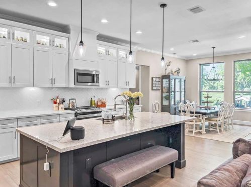 21611 Chenango Lake Dr, Angleton TX 77515-6664 exterior