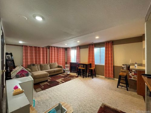 5226 Riviera Cir, Aurora CO 80015-6016 exterior