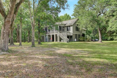 4637 Lazy Creek Ln, Wadmalaw Is SC  29487-7066 exterior