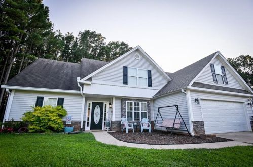 136 Laurel Ln, Social Circle, GA 30025-4356