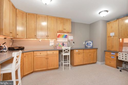 12 Governors Ln, Princeton NJ  08540-3667 exterior