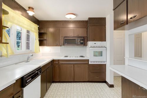 2305 Holly Pl, Denver CO 80222-6218 exterior